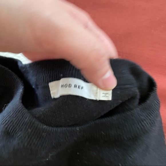 Mod ref black bell sleeve sweater sz.S - Picture 2 of 3
